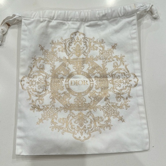 🎟️ Dior Drawstring Bag, Mascara Samples, Brush& Stuff🙏❤️😊 - Picture 5 of 7